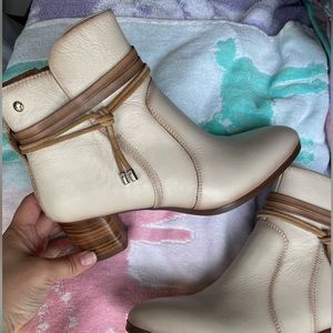 Pikolinos ankle boots